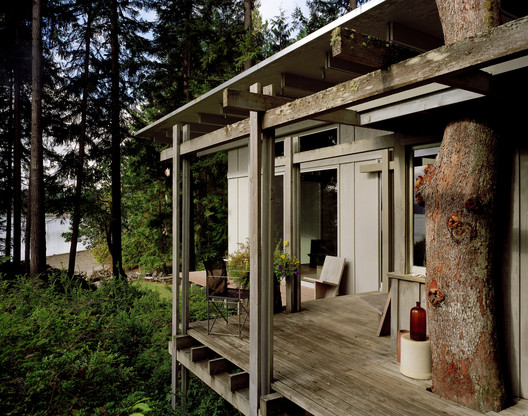 Cabin at Longbranch / Olson Kundig - Facade, Beam, Windows, Garden, Courtyard, Patio