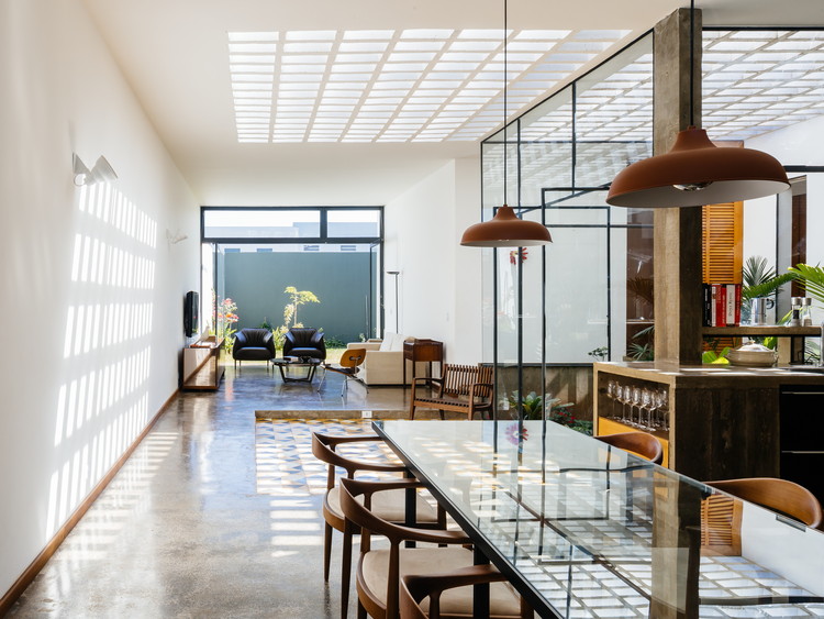 Ownerless House nº 01 / Vão - Table, Chair, Beam