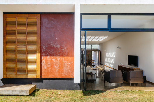 Ownerless House nº 01 / Vão - Windows, Chair, Table, Facade