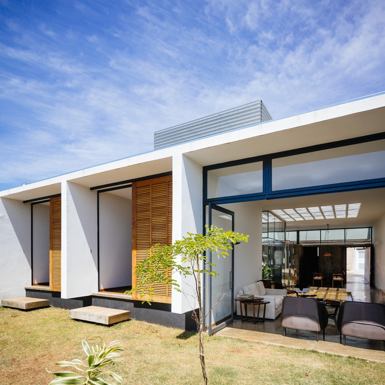Ownerless House nº 01 / Vão - Windows, Facade