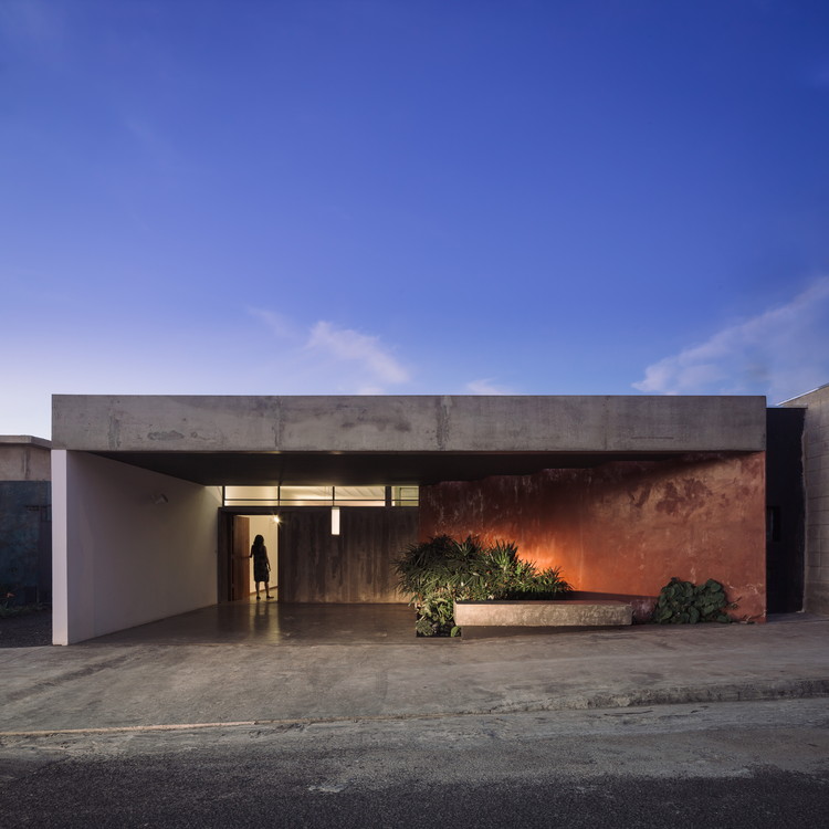 Ownerless House nº 01 / Vão - Image 1 of 40
