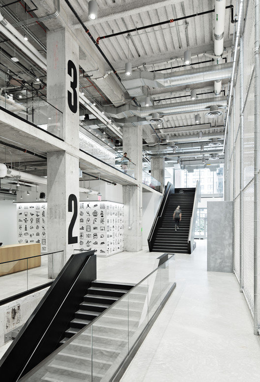 Nike New York Headquarters / WSDIA | WeShouldDoItAll + STUDIOS Architecture - Image 2 of 18