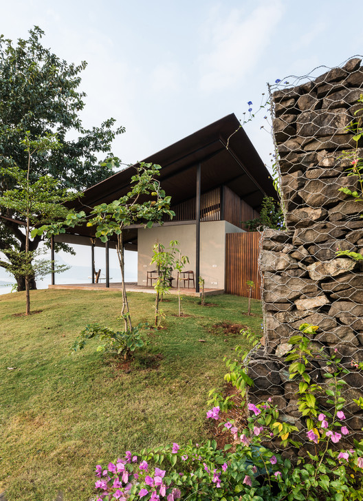 The House with the Gabion  / Spasm Design - Windows, Garden
