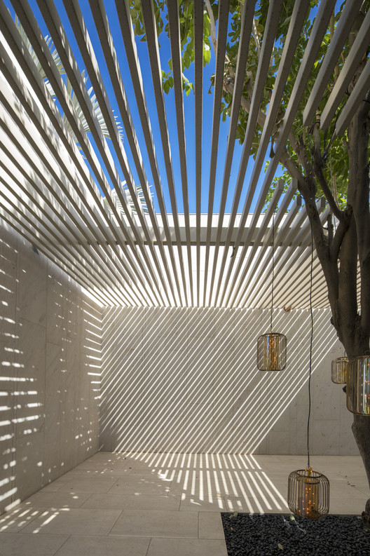 The House Of Secret Gardens / Spasm Design - Facade