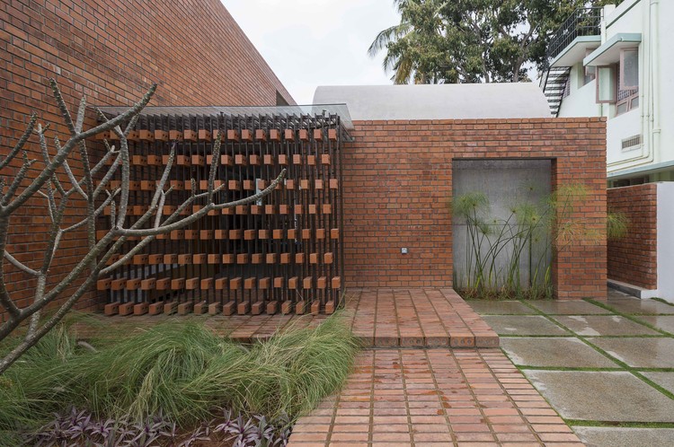 Brick House / Architecture Paradigm - Image 1 of 26