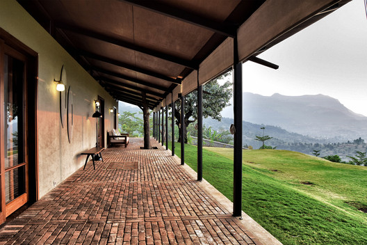 The House with the Gabion  / Spasm Design - Beam