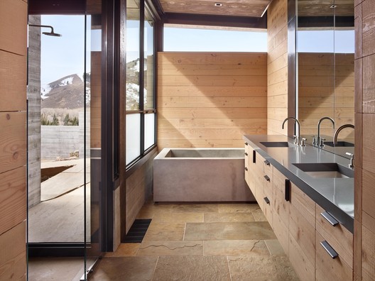 Bigwood  / Olson Kundig - Sink, Countertop, Windows, Beam