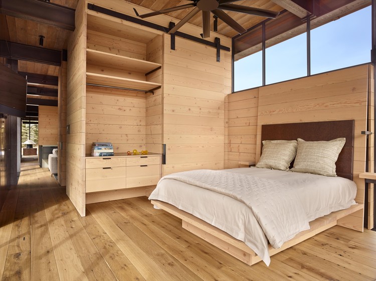 Bigwood / Olson Kundig - Beam, Bed, Windows, Bedroom
