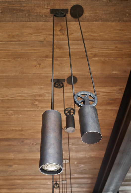 Bigwood  / Olson Kundig - Table