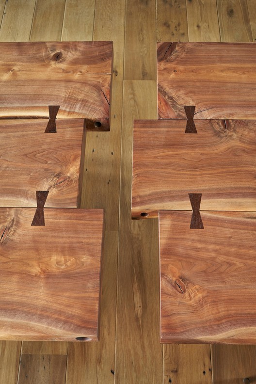 Bigwood  / Olson Kundig - Table
