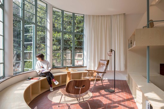 How to Ensure Comfort and Well-Being in Small Spaces? - Image 13 of 15