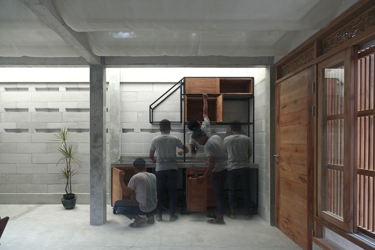 Expandable House / Urban Rural Systems - Door