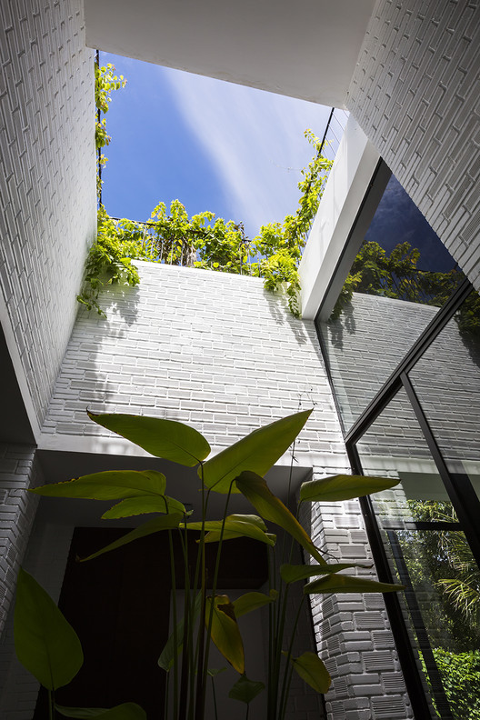 A House in Nha Trang / VTN Architects + ICADA - Image 12 of 20