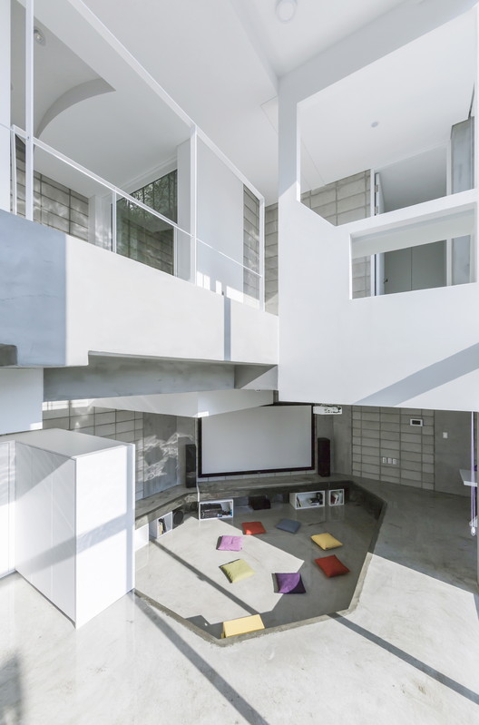 Flying House / IROJE KHM Architects - Countertop, Windows