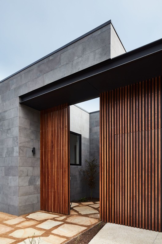The Courtyard House / Auhaus Architecture - Facade, Concrete