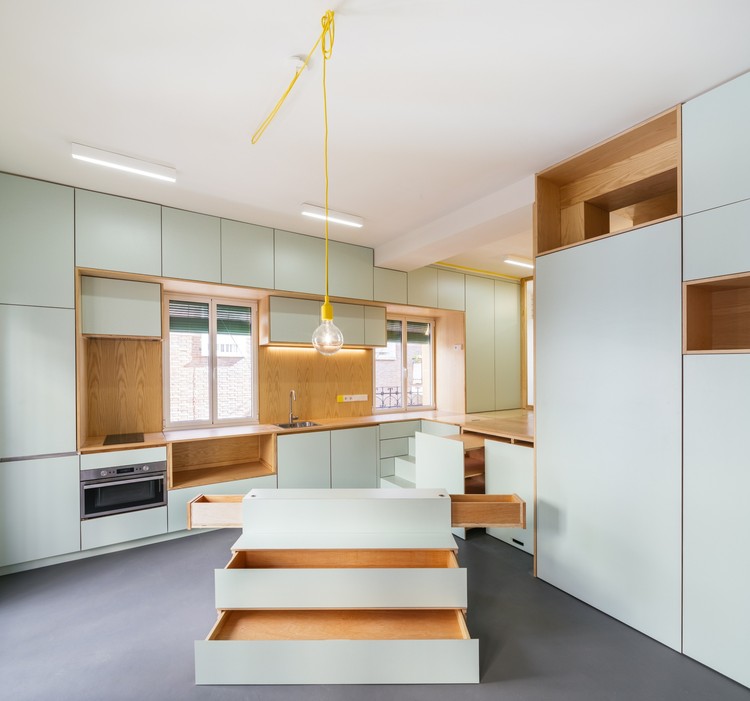 How to Ensure Comfort and Well-Being in Small Spaces? - Image 10 of 15