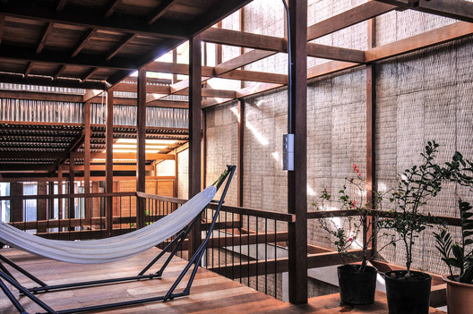 House in Chau Doc / NISHIZAWAARCHITECTS - Interior Photography, Beam, Handrail