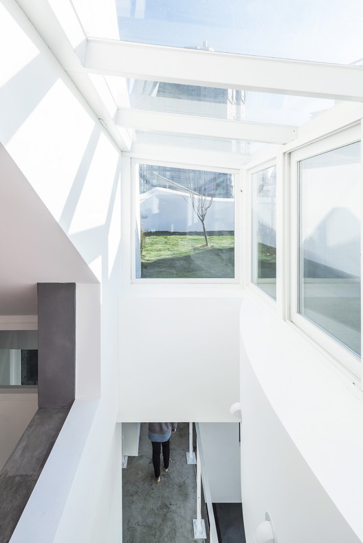 Flying House / IROJE KHM Architects - Facade, Windows
