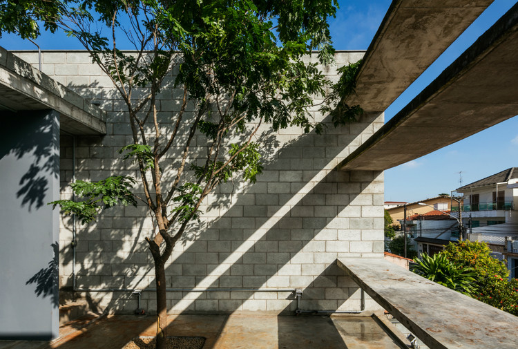 Mipibu House / Terra e Tuma Arquitetos Associados - Facade