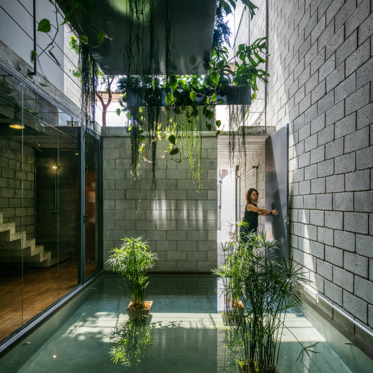 Mipibu House / Terra e Tuma Arquitetos Associados - Facade, Courtyard