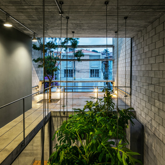 Mipibu House / Terra e Tuma Arquitetos Associados - Facade