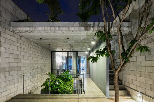 Mipibu House / Terra e Tuma Arquitetos Associados - Facade