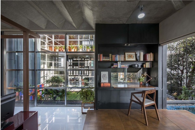 Collage House / S+PS Architects - Table, Chair, Shelving, Windows