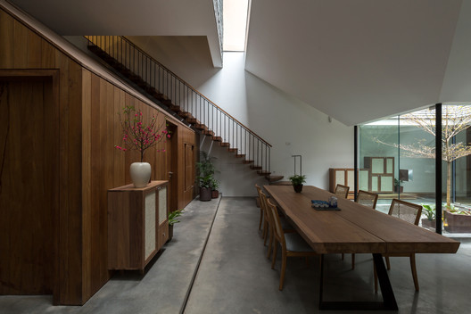 Hopper House / AHL architects - Table, Chair, Windows, Beam
