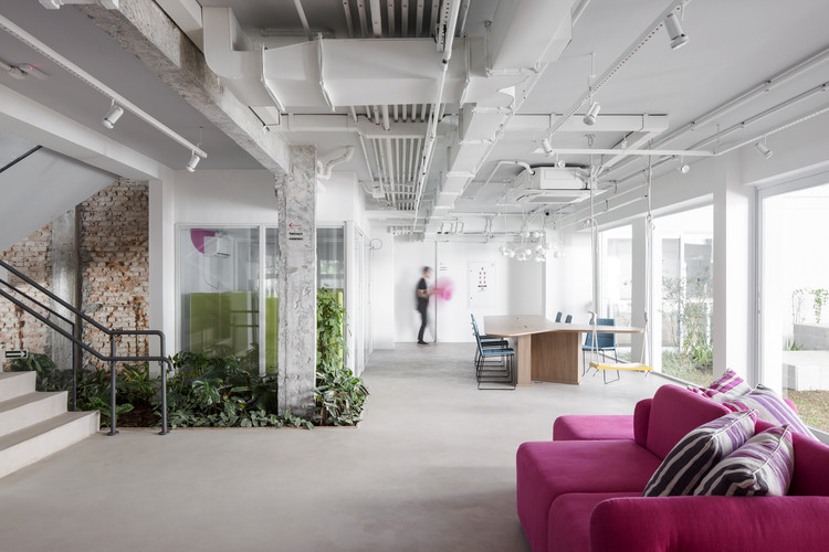 Alice Medical Clinic / noak studio + acr arquitetura - Interior Photography, Wellness Interiors, Facade, Chair