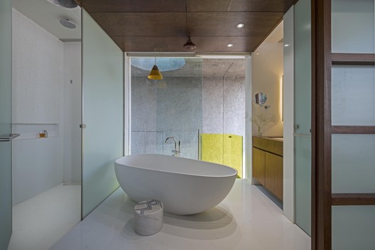 Collage House / S+PS Architects - Bathroom, Toilet, Sink, Shower