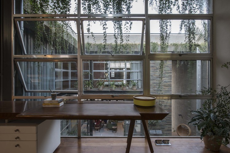 Collage House / S+PS Architects - Table, Windows, Countertop, Glass, Sink