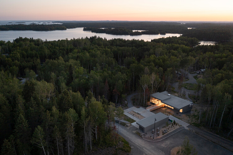 Camp-de-Touage Service Center  / Blouin Tardif Architectes + Éric Painchaud architecte - Exterior Photography, Institutional Buildings