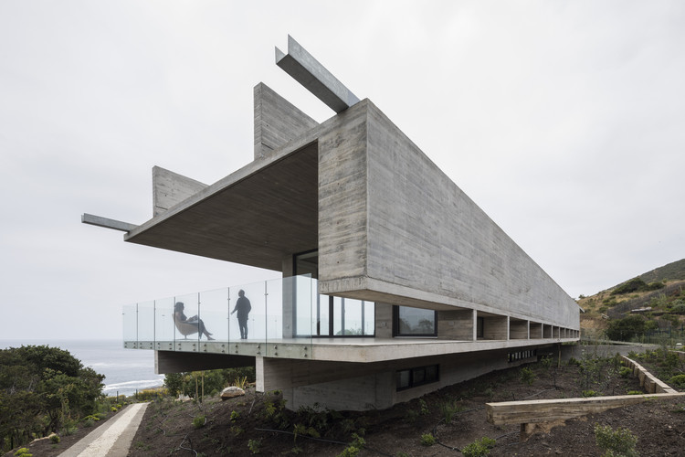 House H / Felipe Assadi Arquitectos - Image 1 of 19
