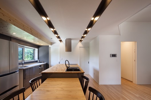 Baomaru House  / Rieuldorang Atelier - Table, Lighting, Chair, Beam