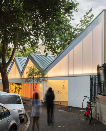 Polycarbonate in Architecture: 10 Translucent Solutions - Featured Image