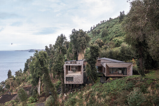 MM House / Benjamin Goñi Arquitectos + Claro + Westendarp arquitectos