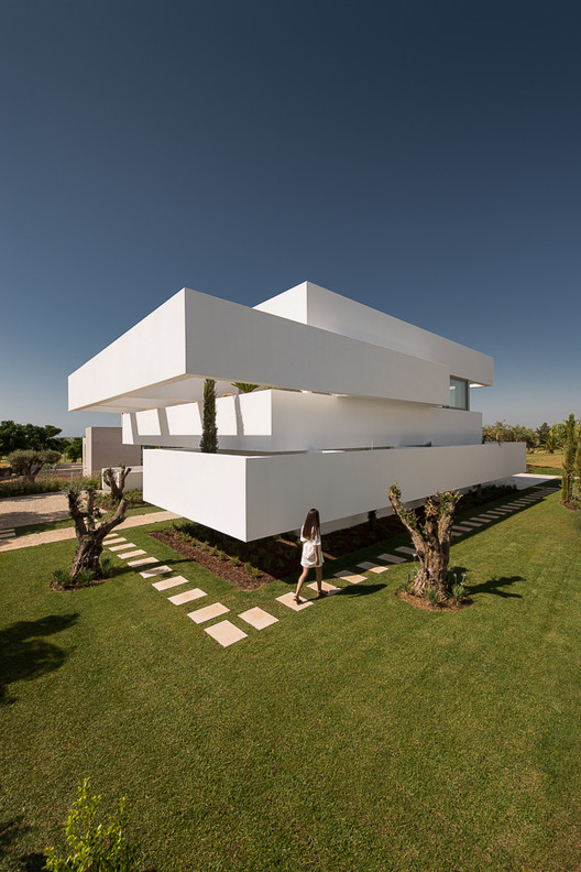 Five Terraces and a Garden / corpo atelier - Image 6 of 33