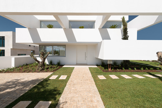 Five Terraces and a Garden / corpo  atelier - Interior Photography, Facade