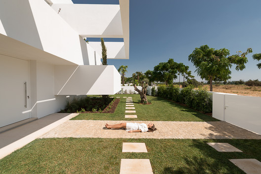 Five Terraces and a Garden / corpo  atelier - Exterior Photography, Facade