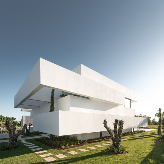 Five Terraces and a Garden / corpo  atelier - Exterior Photography, Facade, Windows