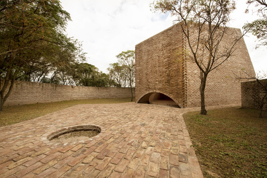 Capilla San Bernardo / Nicolás Campodonico - Brick, Garden