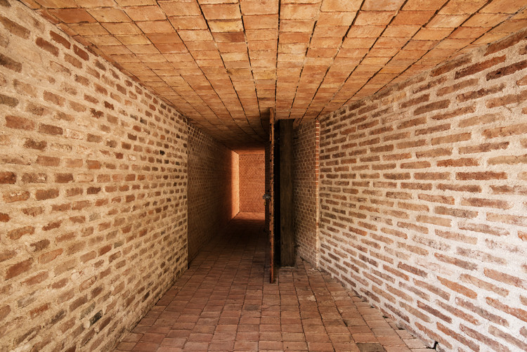 Capilla San Bernardo / Nicolás Campodonico - Brick, Arch