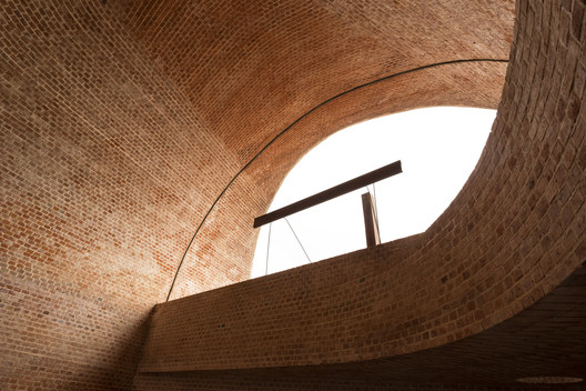 Capilla San Bernardo / Nicolás Campodonico - Brick
