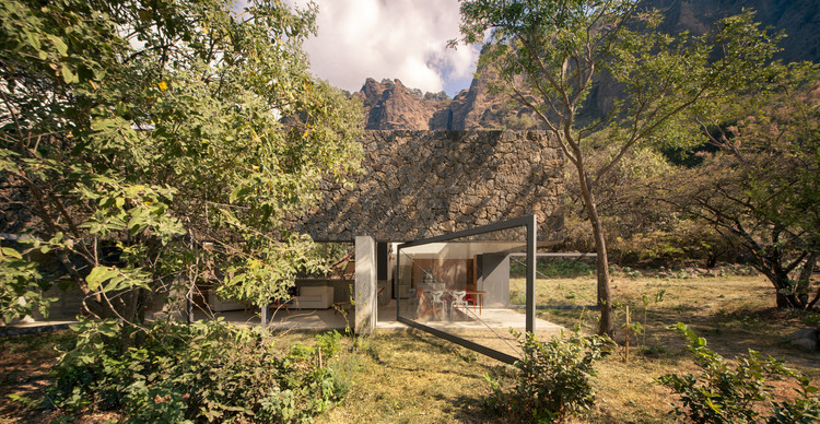 Casa Meztitla / EDAA - Image 1 of 25