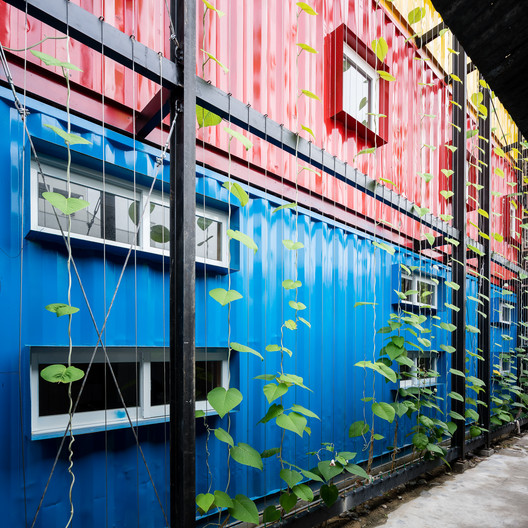 Ccasa Hostel  / TAK architects - Facade