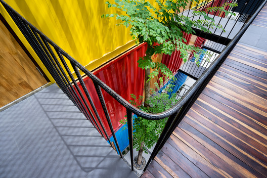 Ccasa Hostel  / TAK architects - Handrail