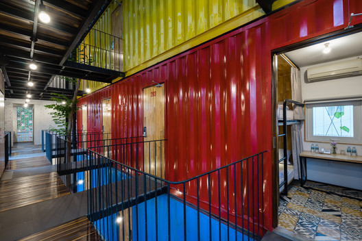 Ccasa Hostel  / TAK architects - Handrail