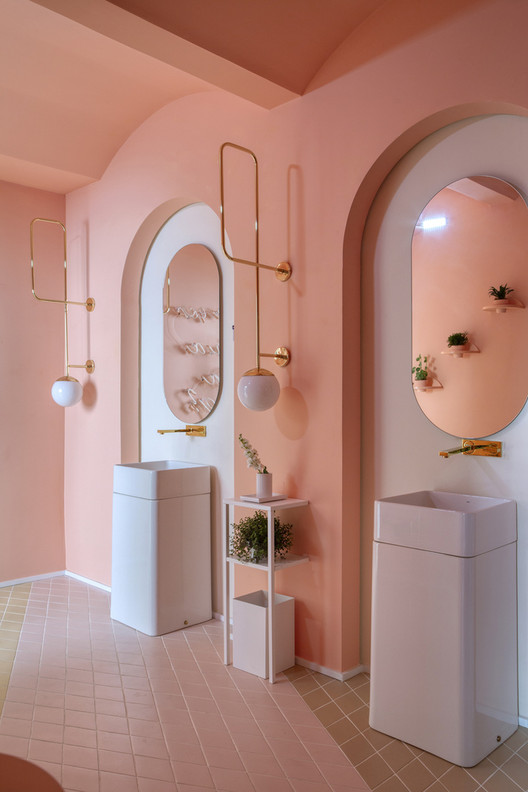 Trends Always Come Back: Retro Aesthetics with Modern Materials - Image 9 of 22