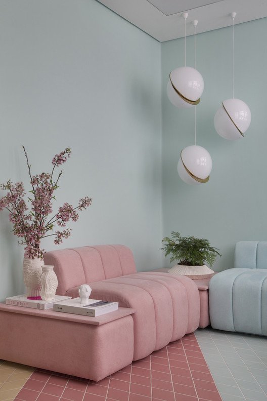 Trends Always Come Back: Retro Aesthetics with Modern Materials - Image 7 of 22