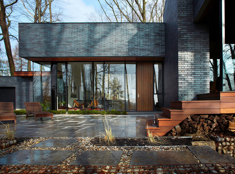 Fallsview Residence  / Setless Architecture - Windows, Door, Brick, Facade